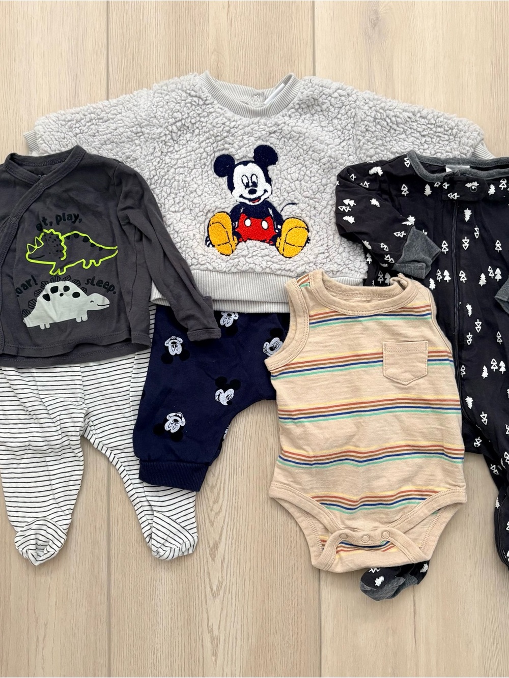 Mixed 0-3 months clothes